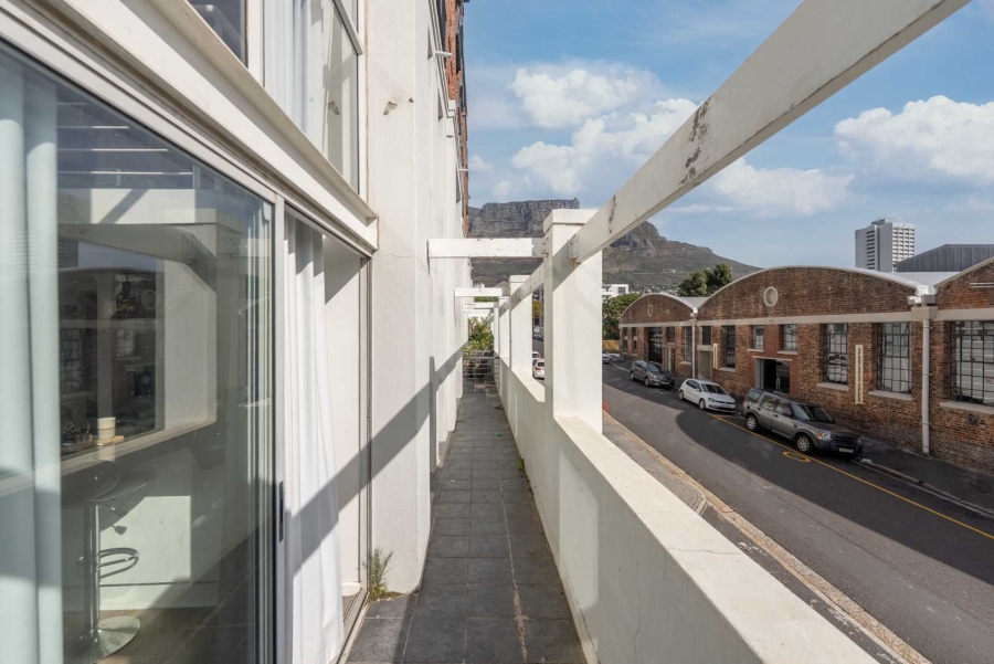 2 Bedroom Property for Sale in Gardens Western Cape